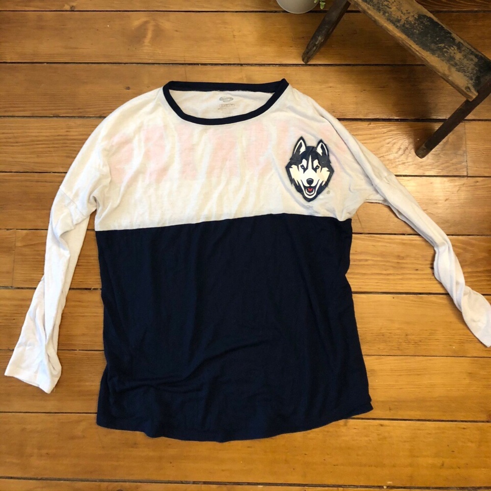 uuniversity of connecticut // uconn spirit jersey long sleeve // size L